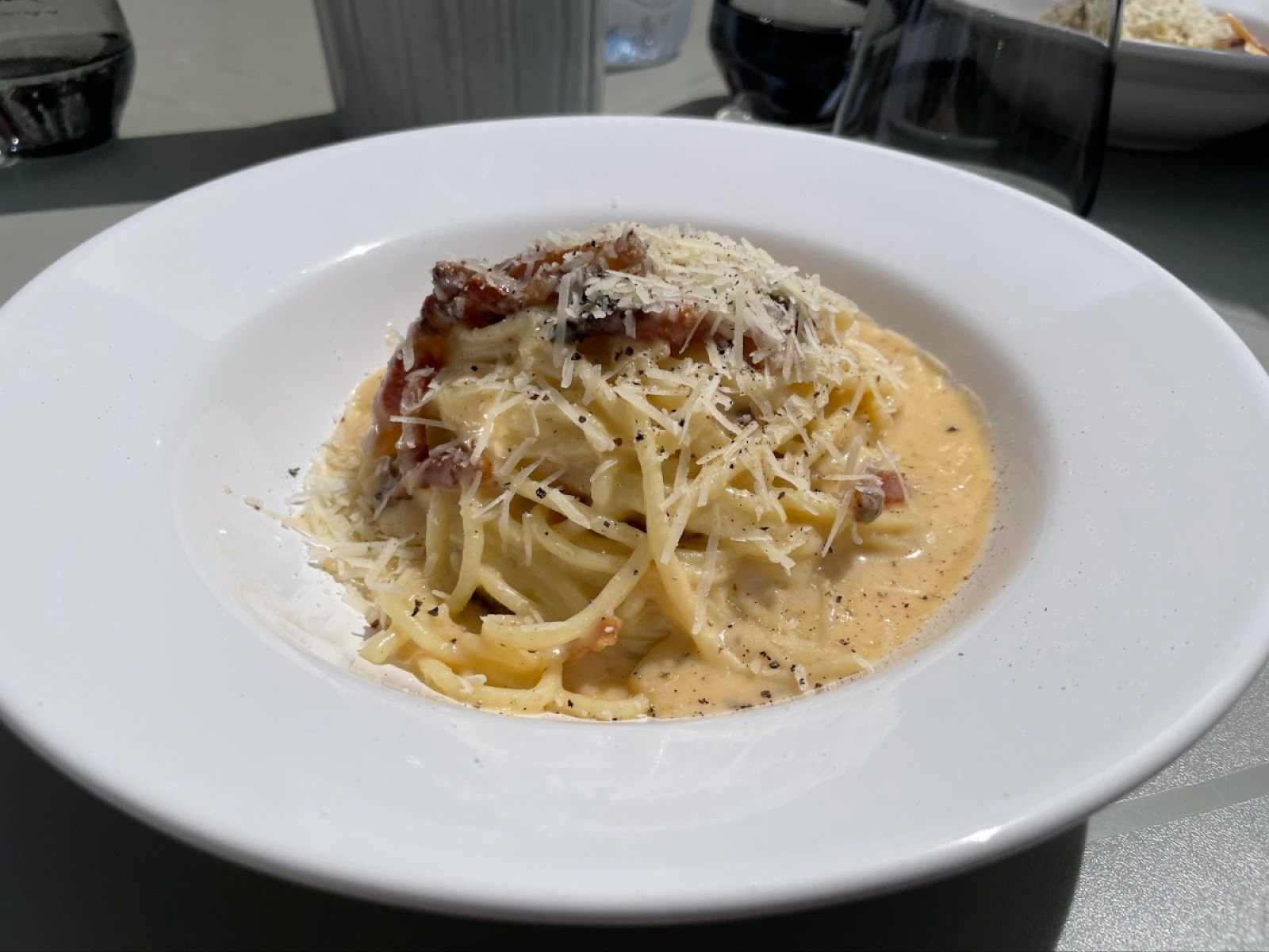 Molho original de carbonara, com ovo e sem natas, guanciale e parmesão